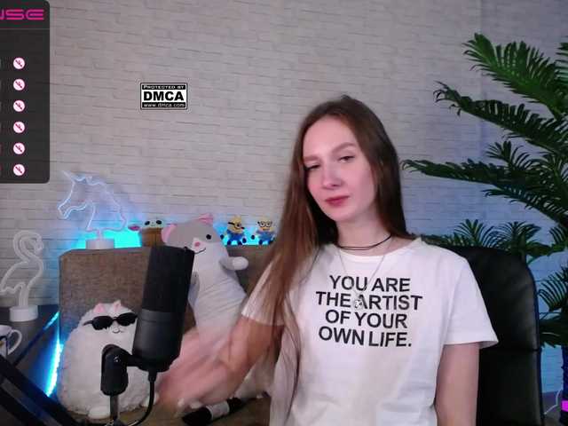 Емитувани слики од екранот RumGirl