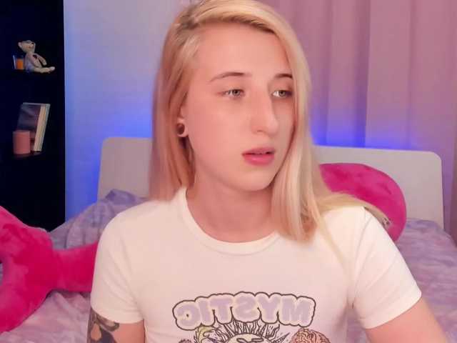 Емитувани слики од екранот BeverlySexy