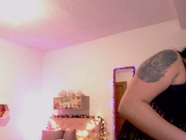 Емитувани слики од екранот Miss-Bonnie