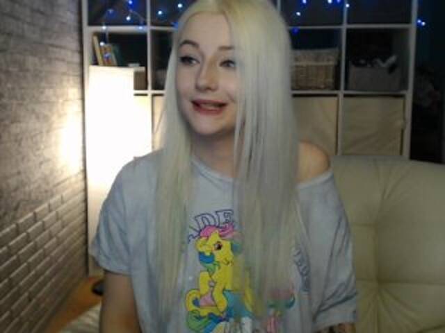 Емитувани слики од екранот MissJess