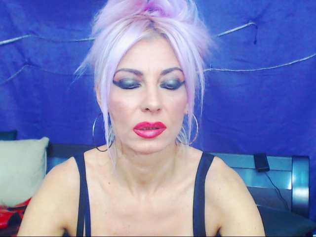 Фотографии HoneyLara #show you appreciation by tipping don't be stingy #kiss#facesitting#cuckold#red toes#tipper#anal#fuck you mouth#cei#joi#humilliation#joi#tipper#short dick#pvt#strapon#blow job#foot job#