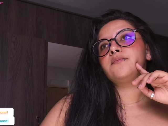 Емитувани слики од екранот MissMoonn