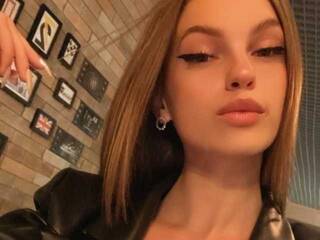 Еротски видео разговор MissSofiyka