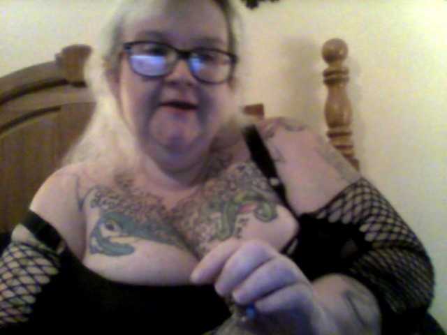 Емитувани слики од екранот MitziMonroe