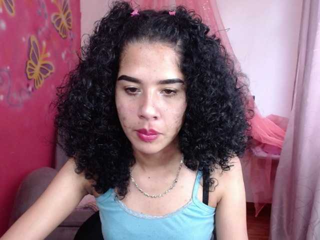 Емитувани слики од екранот MoansMia