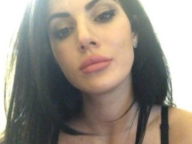 Емитувани слики од екранот _SWEEETY_