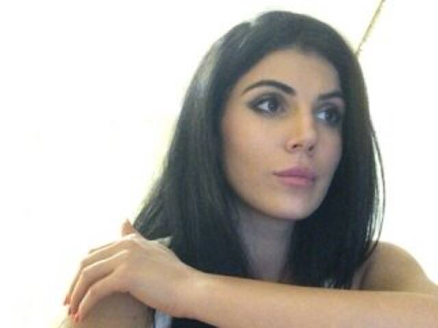 Емитувани слики од екранот _SWEEETY_