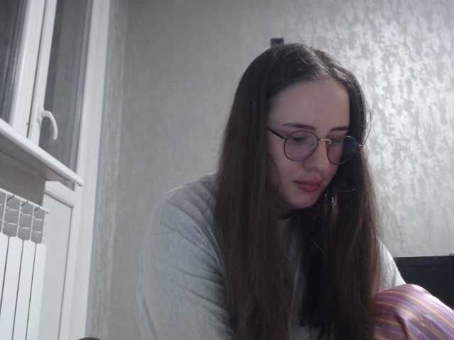 Емитувани слики од екранот Molyboobs