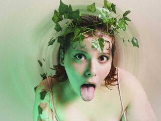 Еротски видео разговор MONAOFF