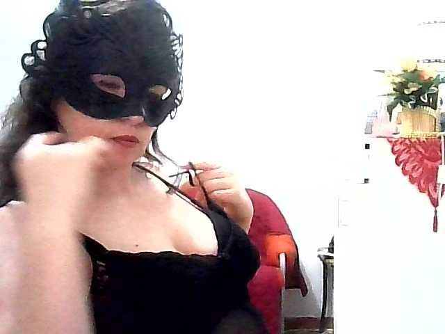 Емитувани слики од екранот Monella2