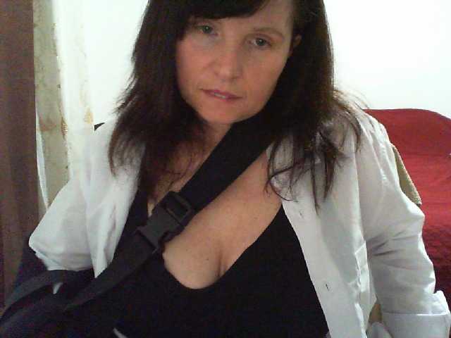 Емитувани слики од екранот Monella2