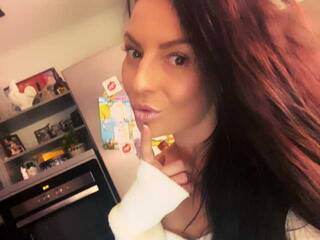 Еротски видео разговор MonicaGucci