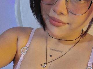 Еротски видео разговор MonieLodge