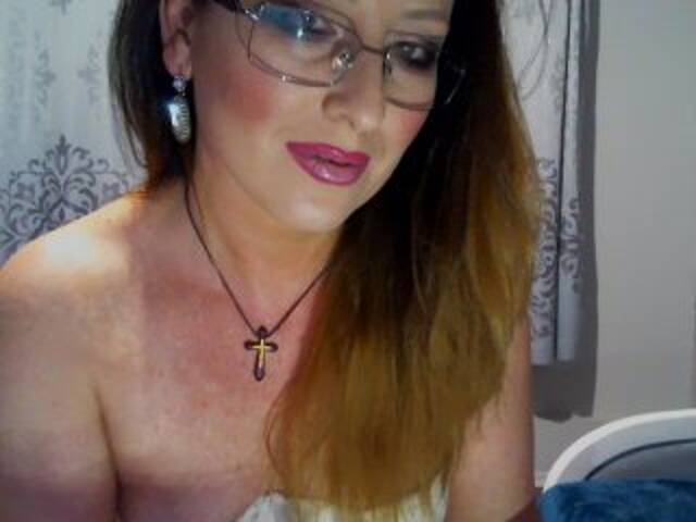 Емитувани слики од екранот moonQueen