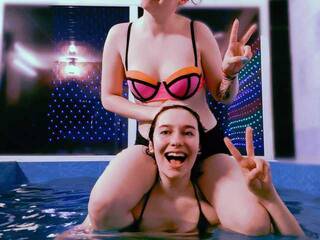 Еротски видео разговор MoonSisters