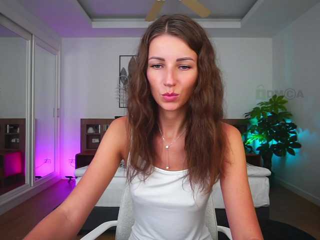 Емитувани слики од екранот Anna_Shine