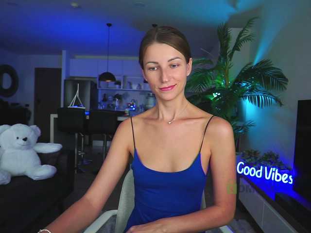 Емитувани слики од екранот Anna_Shine