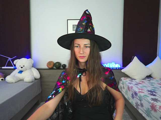 Емитувани слики од екранот Anna_Shine