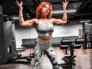 Еротски видео разговор MuscularMommy