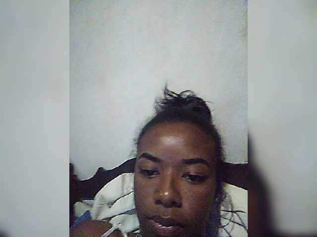 Емитувани слики од екранот Myahkittie