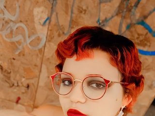 Еротски видео разговор NairyRed