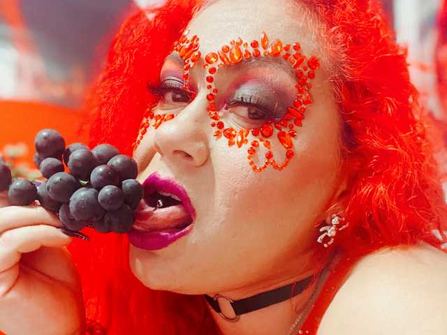 Фотографија на профилот Naughty-Milf