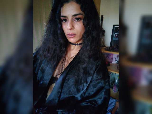 Емитувани слики од екранот NatashaDiore