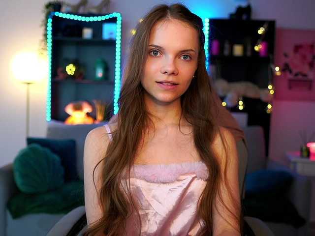 Фотографии NatashaMalko If you want to talk with somebody I'm here to make your day better #teen #schoolgirl #smalltits #18 #lovense