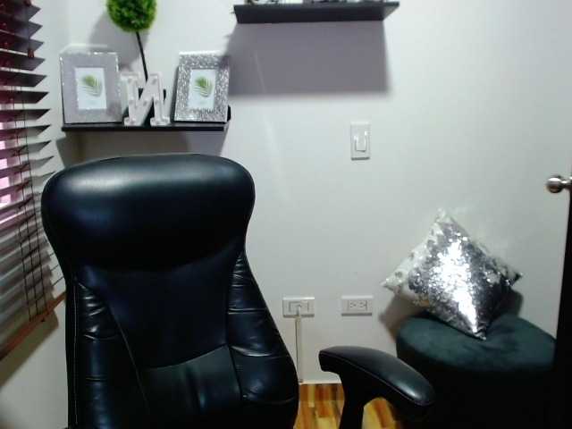 Емитувани слики од екранот NattyFerrer