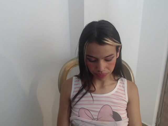 Емитувани слики од екранот NatyBernett