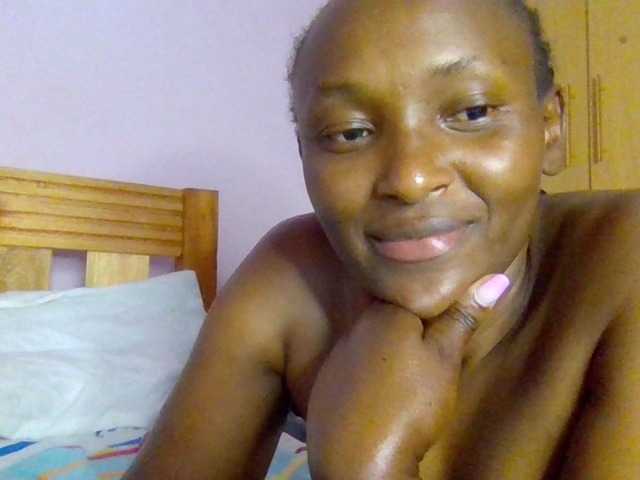 Емитувани слики од екранот Naughtyliby