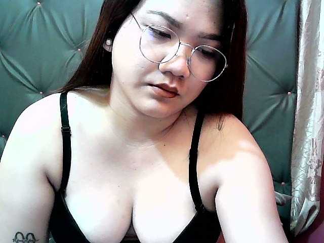 Емитувани слики од екранот naughtynova69