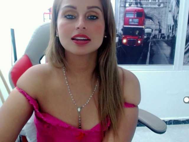 Емитувани слики од екранот naughtytitis