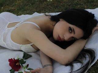 Еротски видео разговор KiraCave