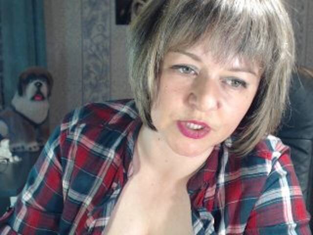 Емитувани слики од екранот NiceJuliti