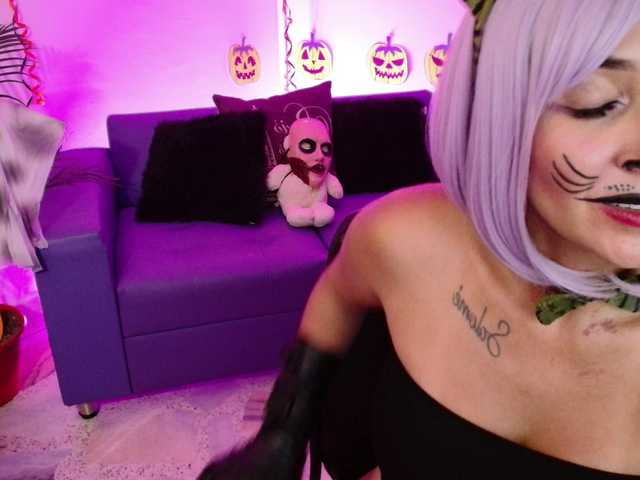 Фотографии nicole-saenz tits out 180 @remain #bigtits #bigclit #pvt dont forget to follow me guys