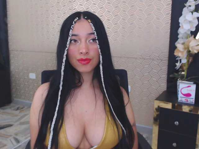 Фотографии NicoleCollema hello guys I'm new I would like to masturbate for you