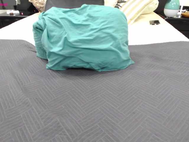 Емитувани слики од екранот Nicoleex