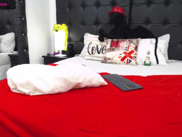 Емитувани слики од екранот Nicoleex