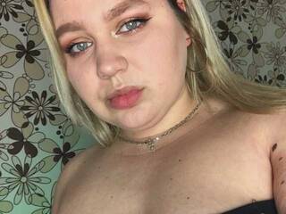 Еротски видео разговор nikki-kool