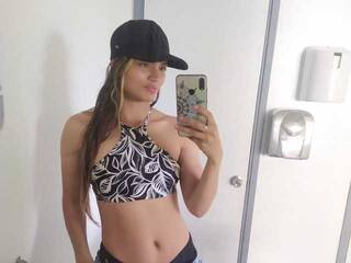 Еротски видео разговор NikkiHanson