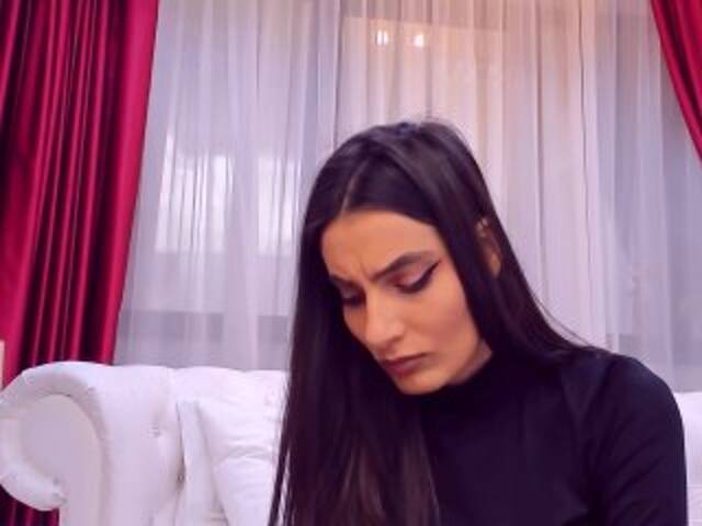 Емитувани слики од екранот NinaCrystal