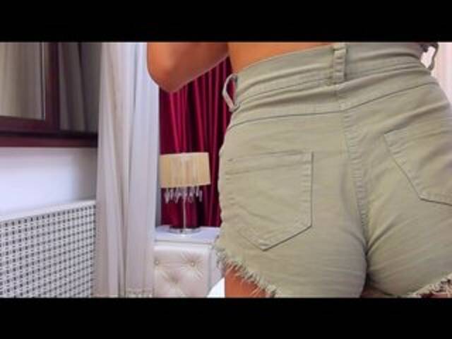 Емитувани слики од екранот NinaCrystal