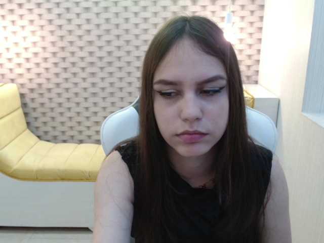 Емитувани слики од екранот NinaKristenxxx