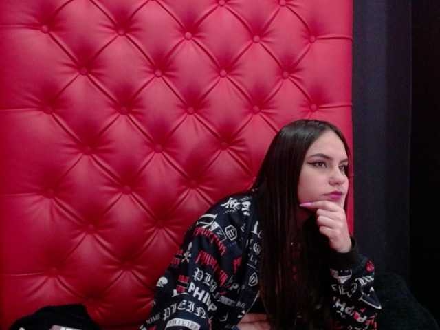 Емитувани слики од екранот NinaKristenxxx
