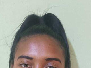 Еротски видео разговор Nisaina