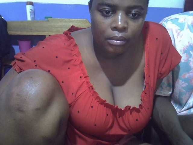 Емитувани слики од екранот Nubiancouple