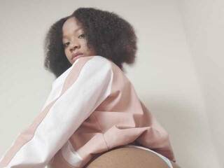 Еротски видео разговор NuruAziza