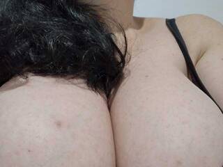 Еротски видео разговор Nykyxo