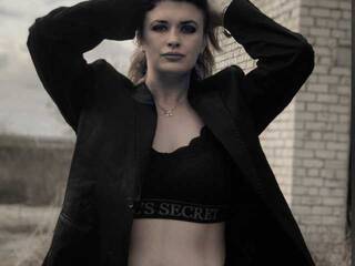 Еротски видео разговор Oliolya